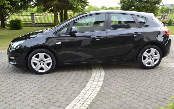 Opel Astra cena 32900 przebieg: 135000, rok produkcji 2014 z Radom małe 704